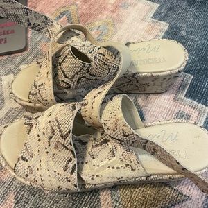 Amuse Society sandals